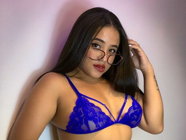 View AdelaAndrews Naked Private