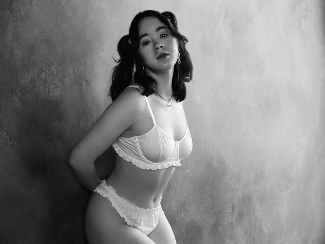 View AislyFollin Naked Private