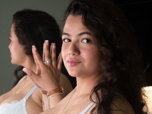 View AliceMorellli Naked Private