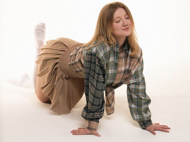 View AlicePilgrim Naked Private