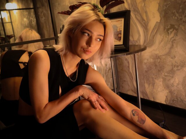 View AlysiaBennet Naked Private