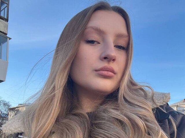 View AmberMendelsohn Naked Private