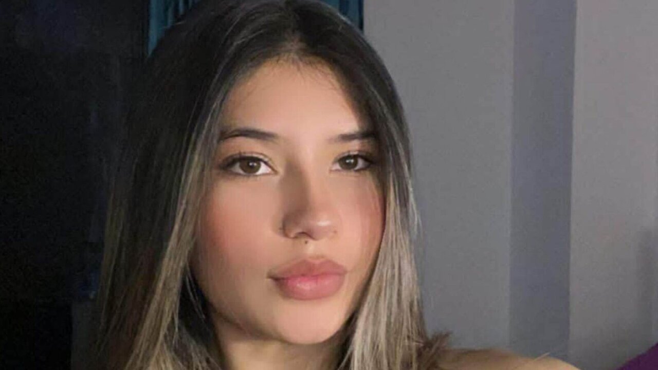 View AmberZaenz Naked Private