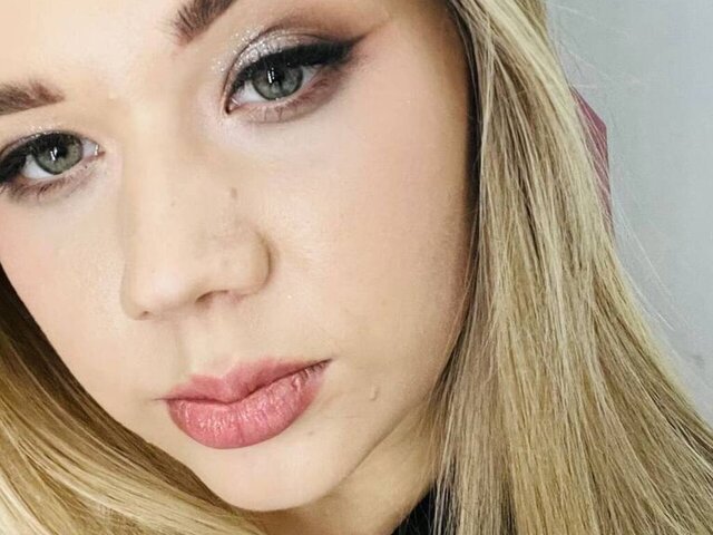 View AminaDigges Naked Private