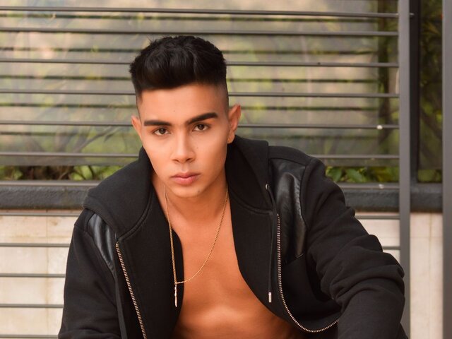 View AngeloPalacio Naked Private