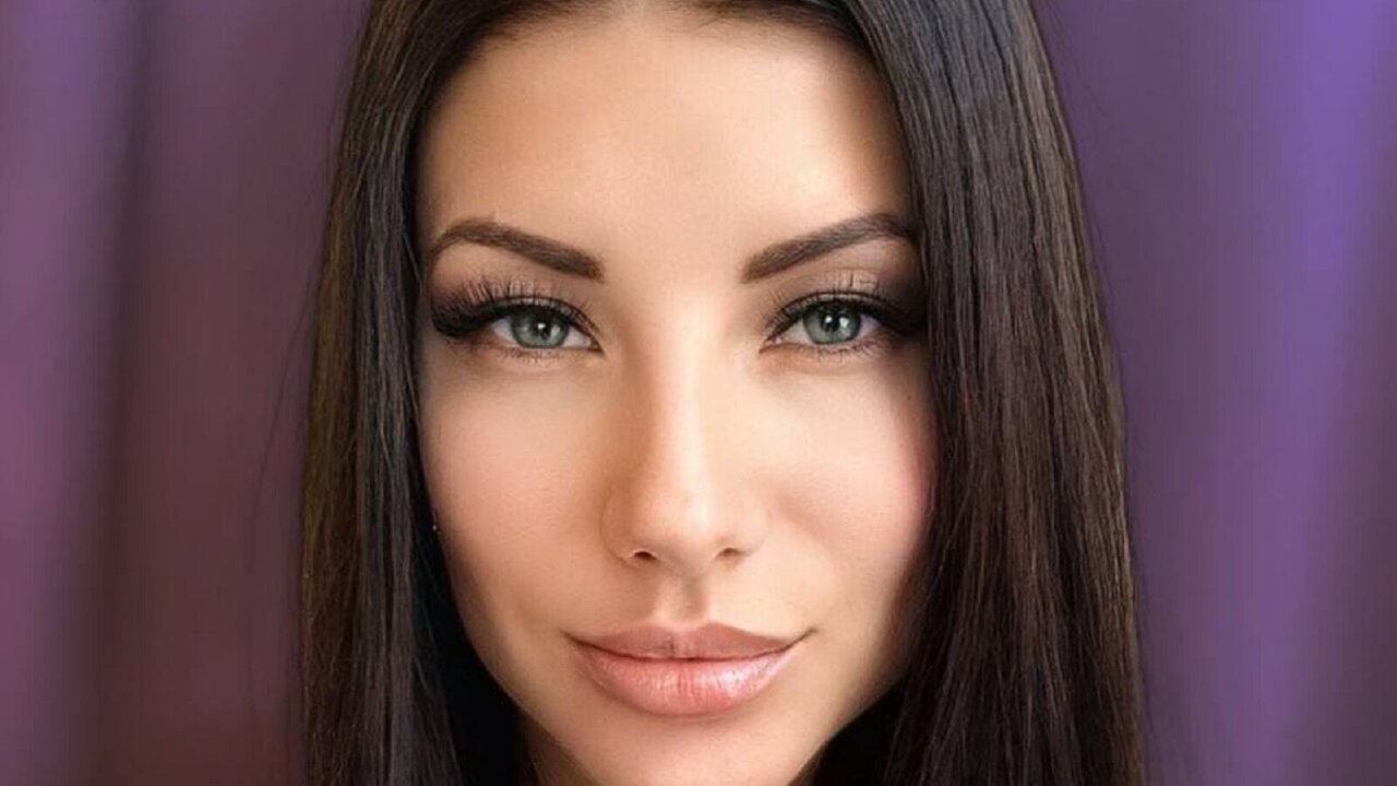 View AnnaTotty Naked Private