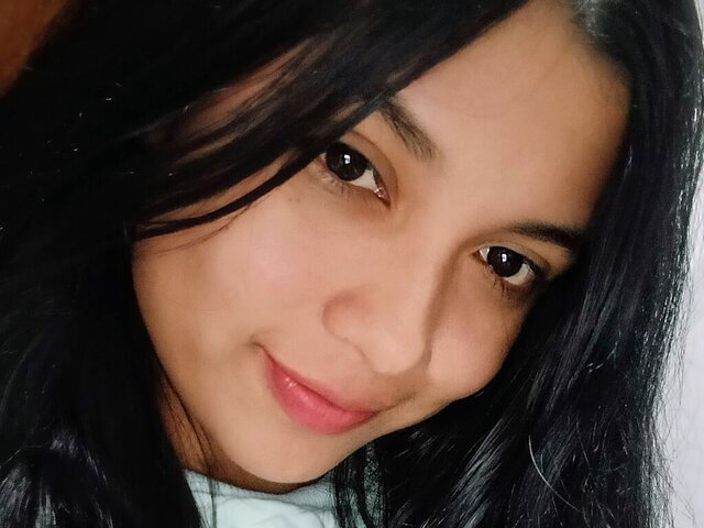 View AvelynRous Naked Private