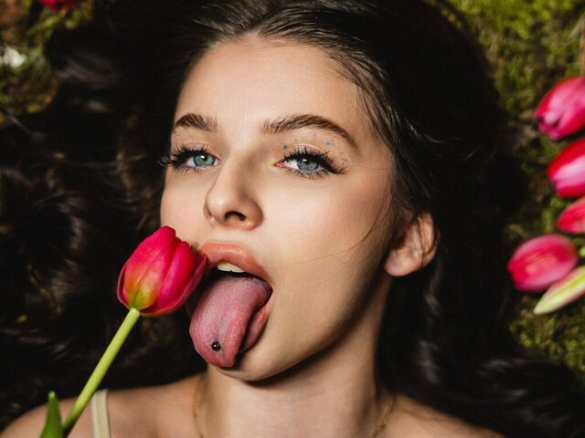 View BattyJonsons Naked Private