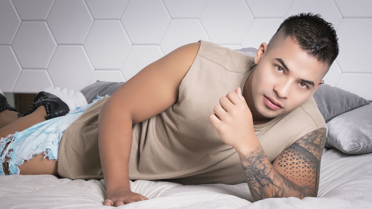 View BenjaminBlake Naked Private