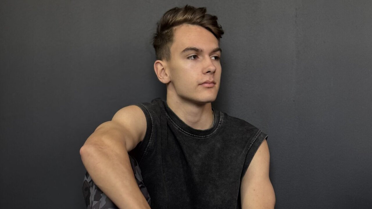 View BradyFlint Naked Private