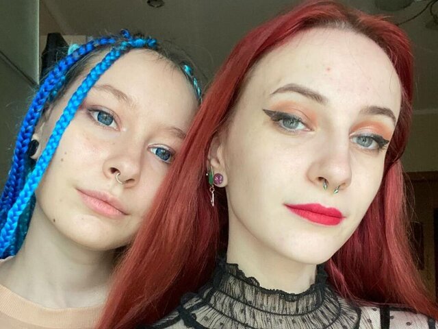 View CaitlinAndLaura Naked Private