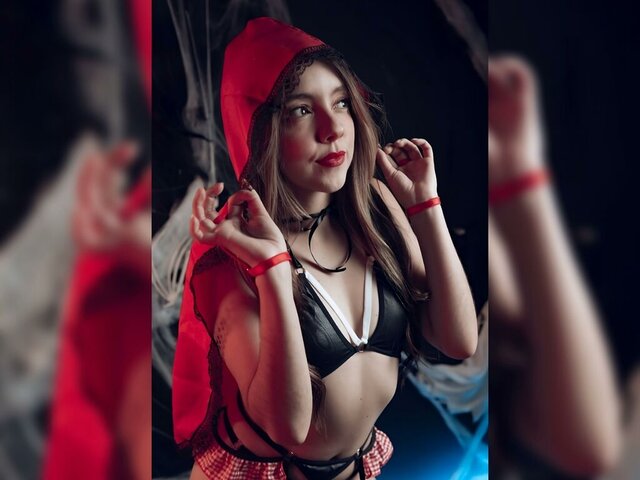 View CamilaReus Naked Private