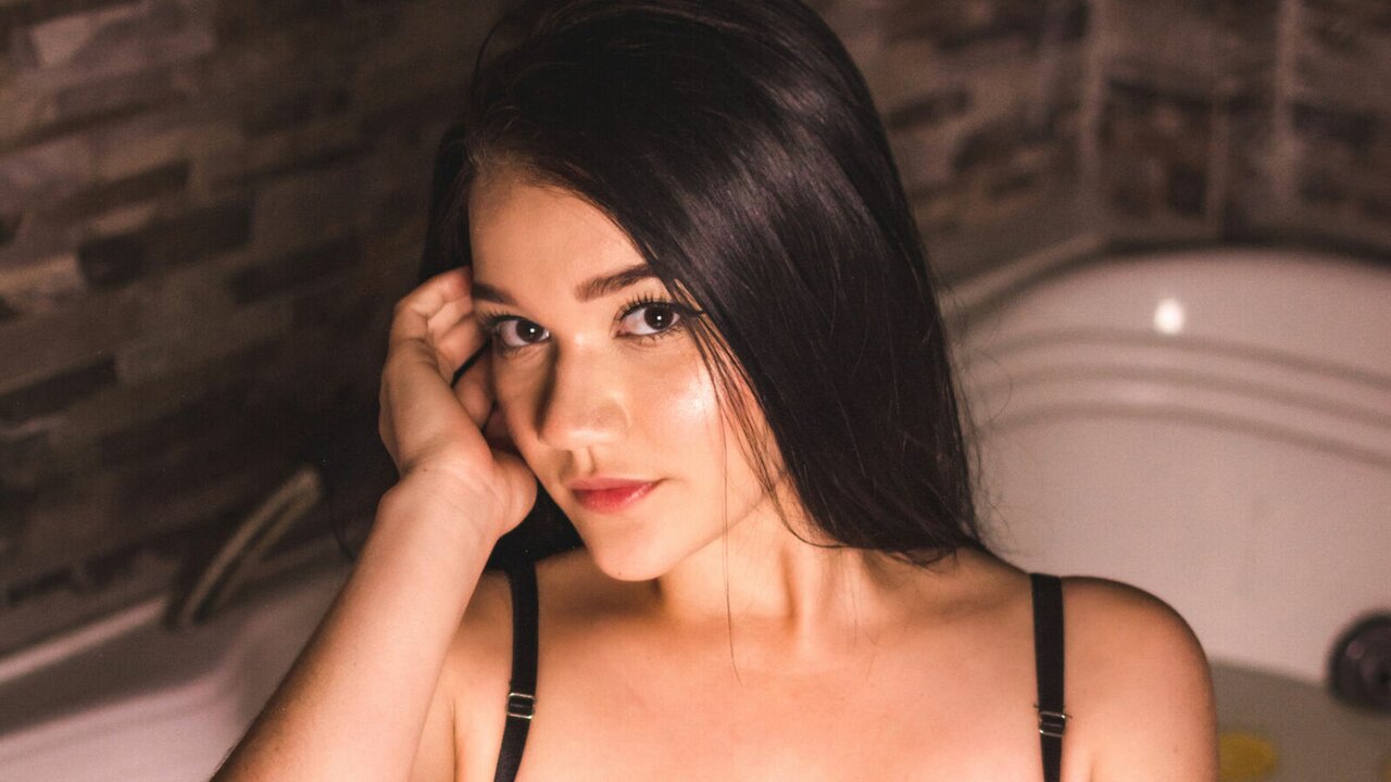View CarolineMichaels Naked Private