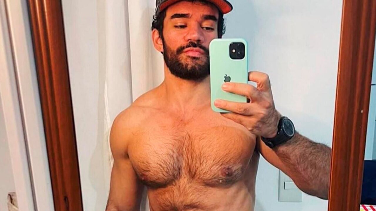 View CesarFerraz Naked Private