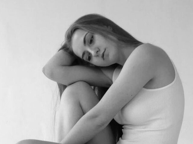 View CwenGammell Naked Private