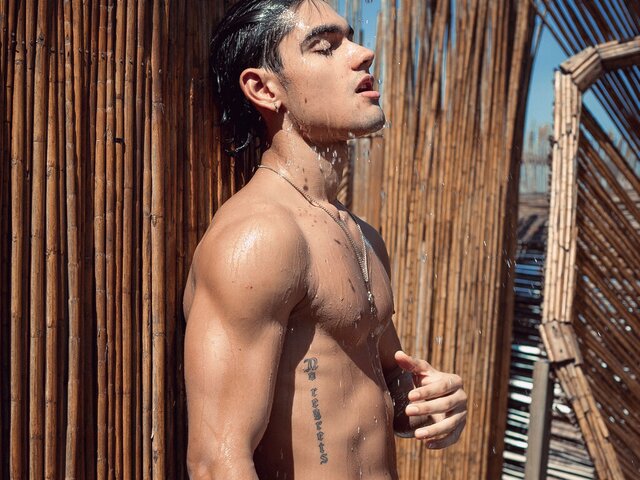 View DavidAponte Naked Private
