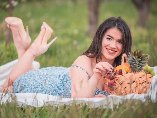 View DenizeLeclair Naked Private