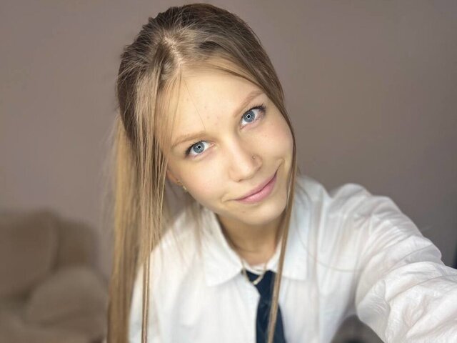 View ElianeLesaga Naked Private