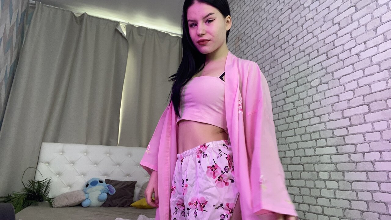 View EmiHunter Naked Private