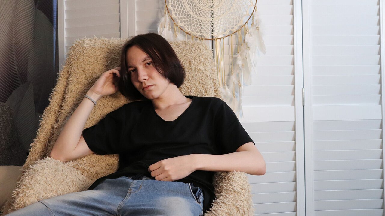 View EmilMorris Naked Private