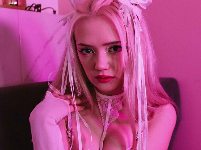 View EmilyVeski Naked Private