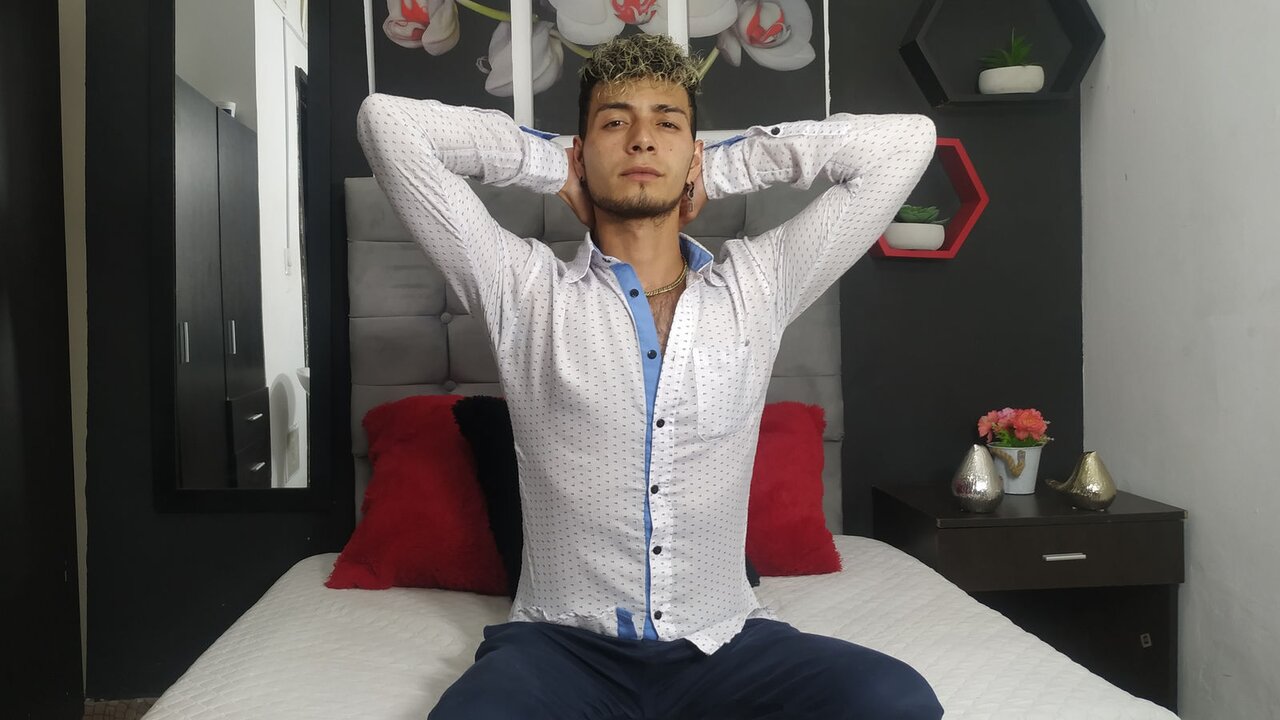 View ErickBluns Naked Private