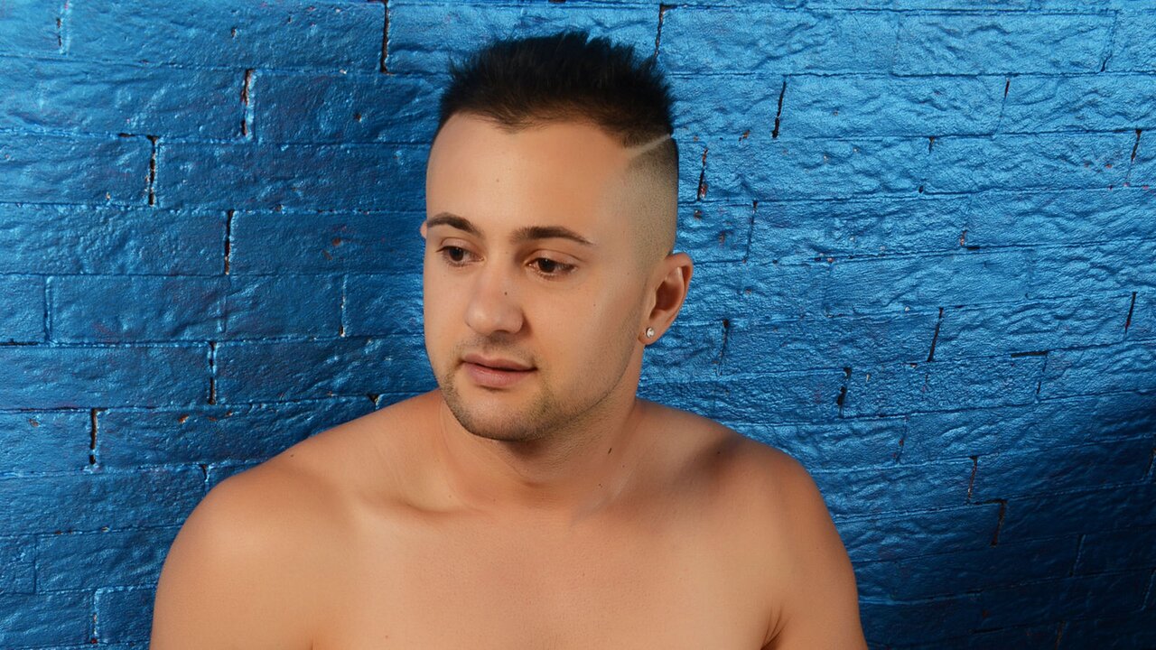 View Geovani Naked Private