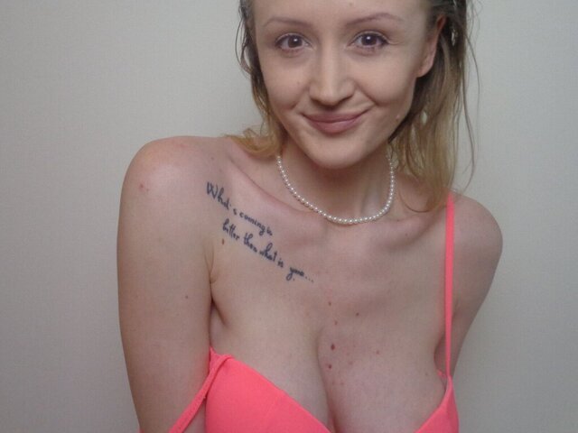 View GiaDreams Naked Private