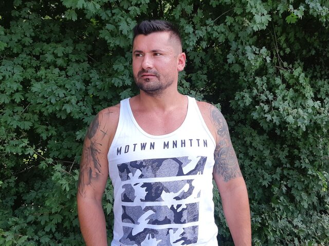 View JohnJameson Naked Private