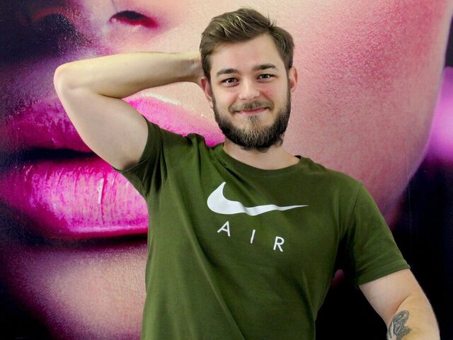 View JohnnyDevol Naked Private