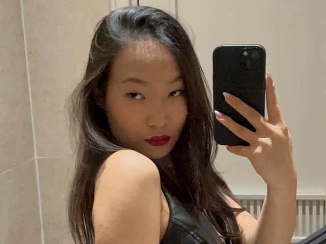 View LanaRels Naked Private