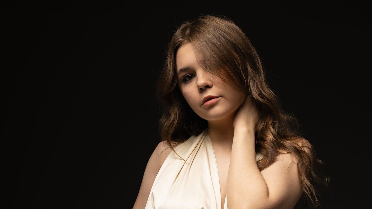 View LeksaLew Naked Private