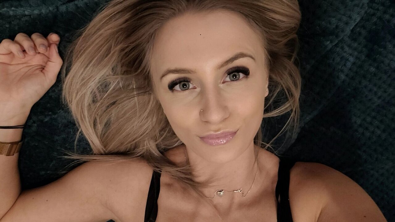 View LenaAdams Naked Private