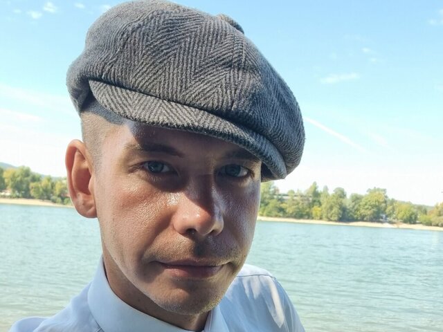 View LeslieFleur Naked Private