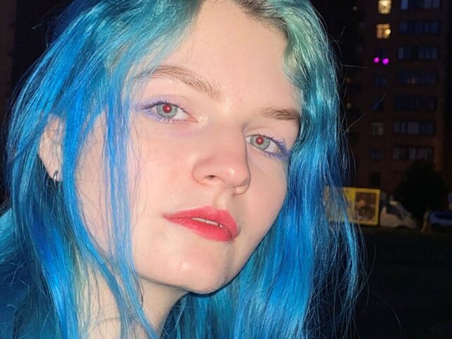 View LikaSkyler Naked Private