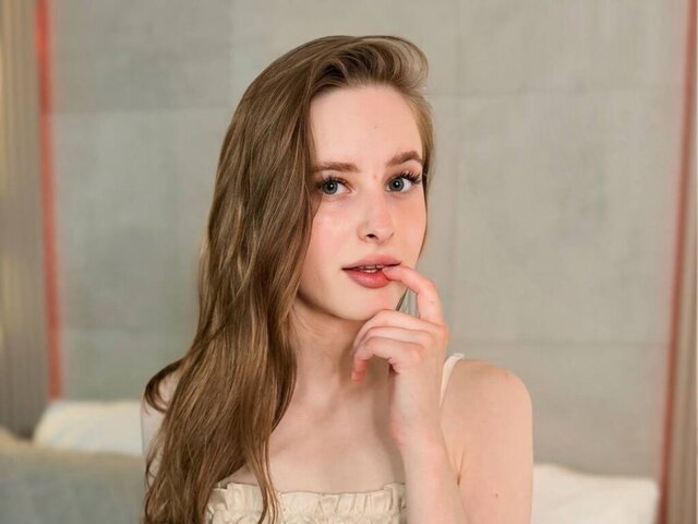 View LoraVale Naked Private