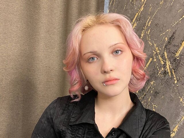 View LouveniaNemitz Naked Private