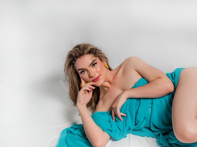 View MariahPeithon Naked Private