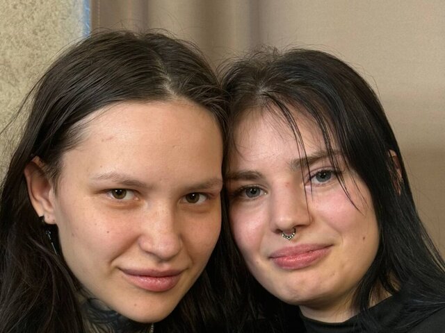 View MaryettaAndKenia Naked Private