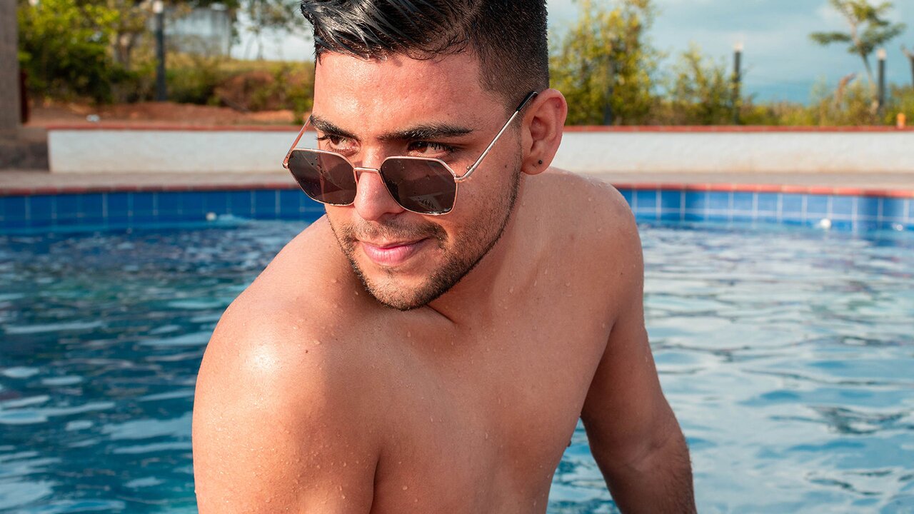 View MaxiCross Naked Private