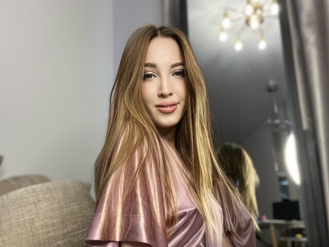 View MayaBarlow Naked Private
