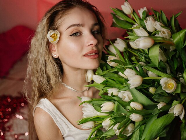 View MiaEllien Naked Private