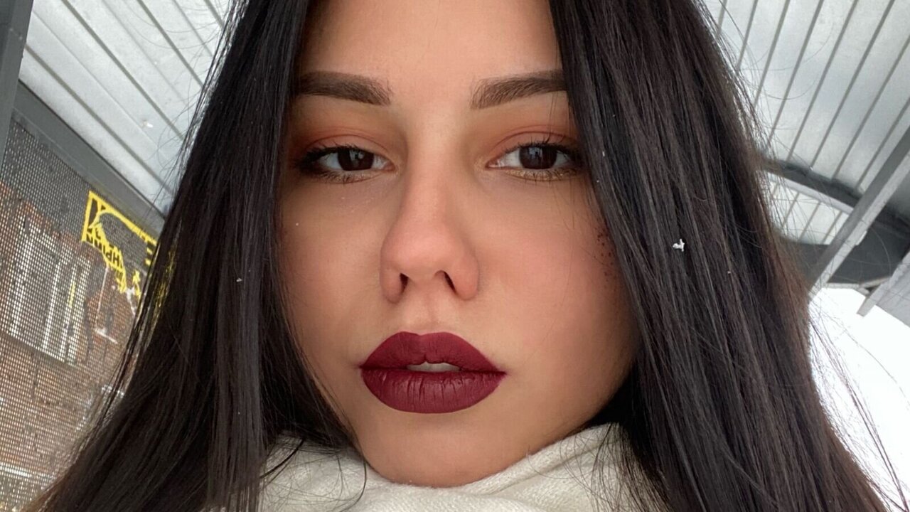 View MichelinaPissano Naked Private