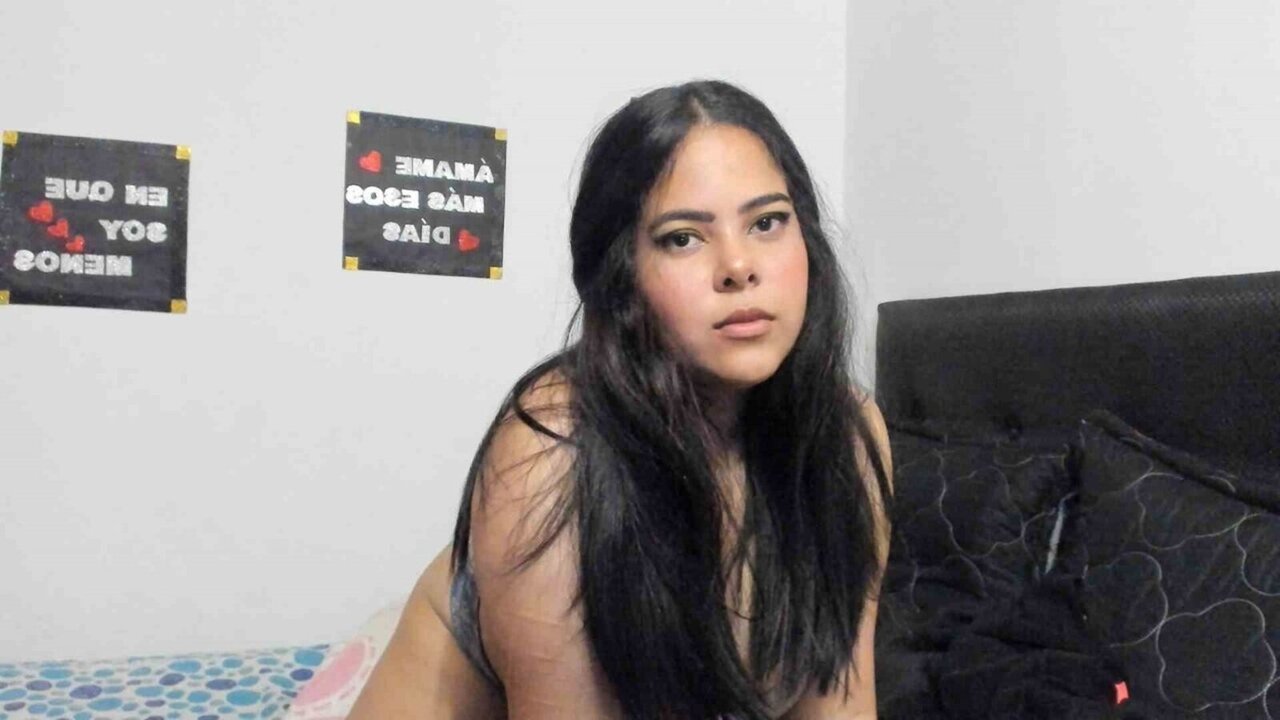 View MilaHunt Naked Private