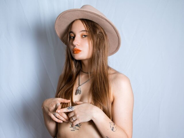 View MillaJuice Naked Private