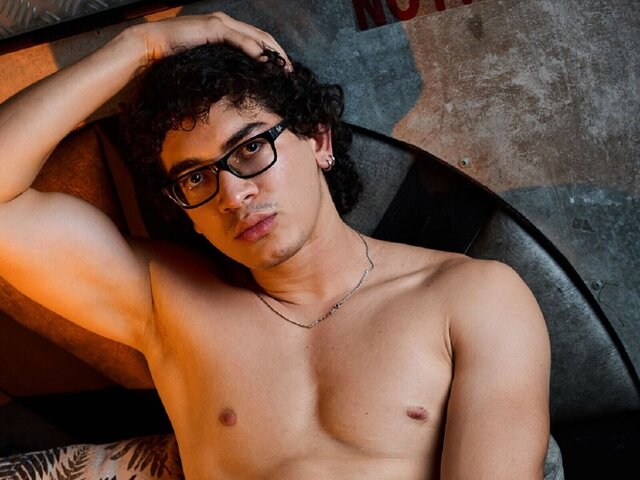 View MillanSmitt Naked Private
