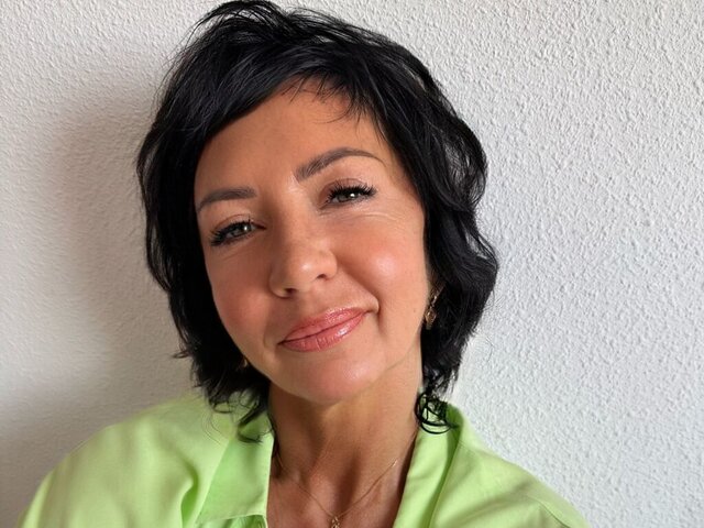 View MimiGray Naked Private