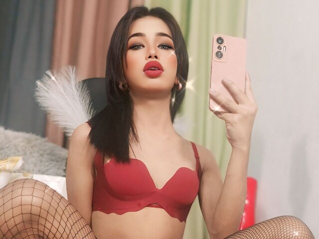 View NaimaGarcia Naked Private