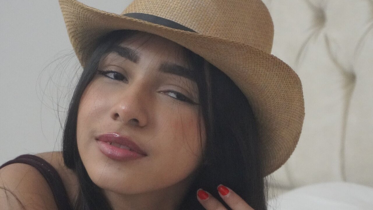 View NaomiWaller Naked Private