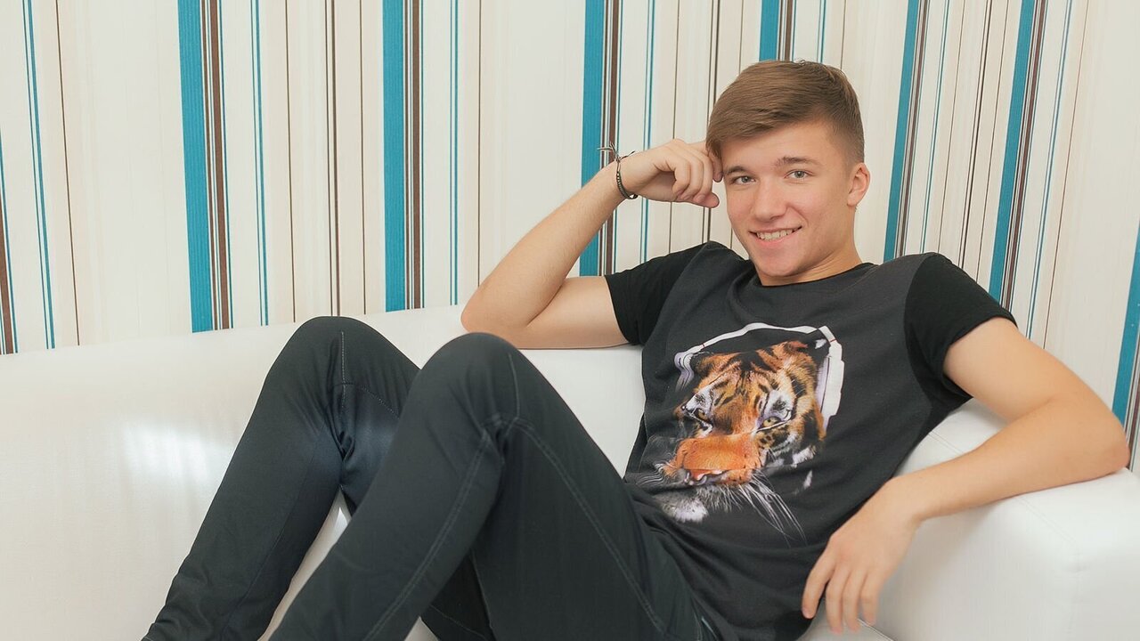 View NewBoyRandy Naked Private